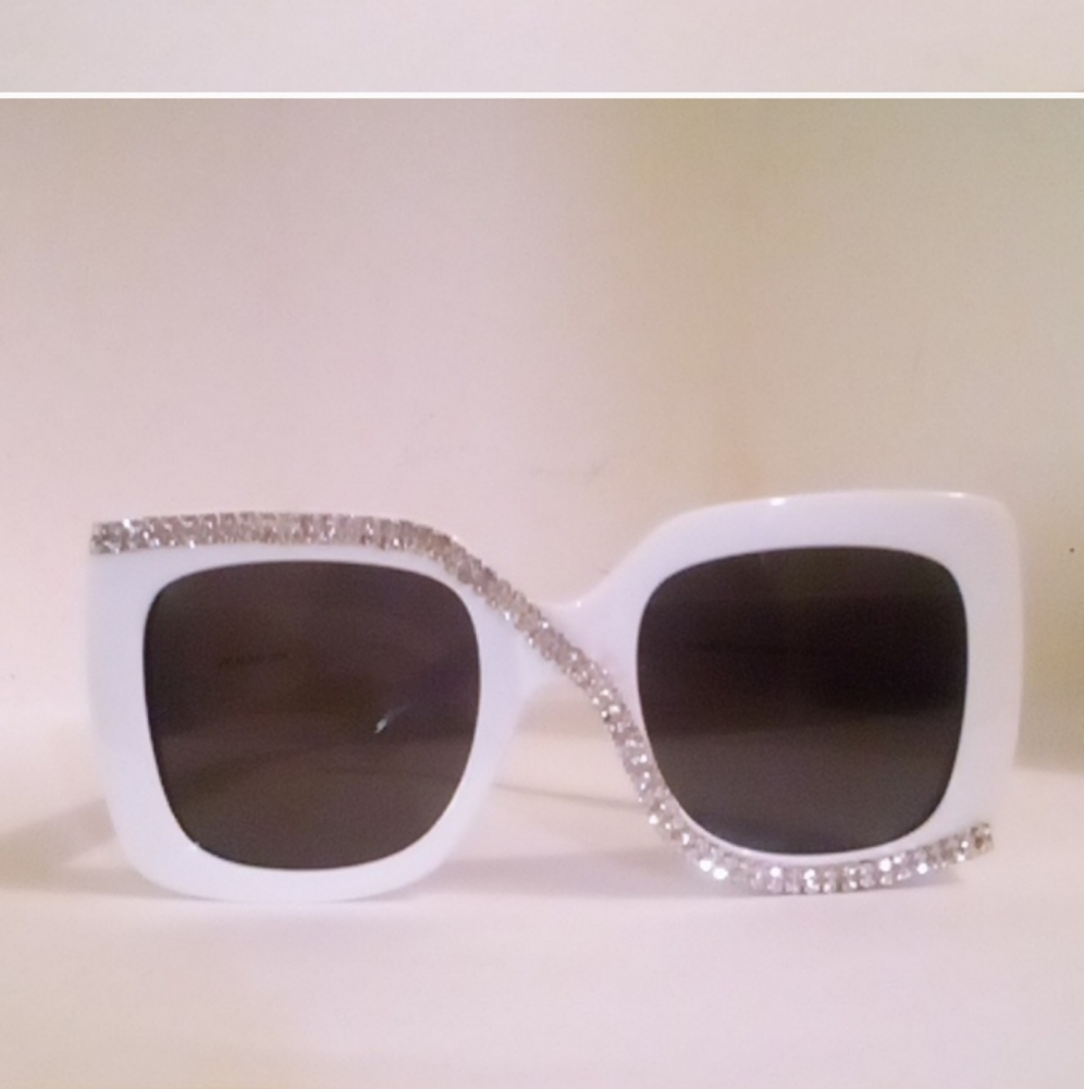 Women's White Oversized Sunglasses With Rhinestones